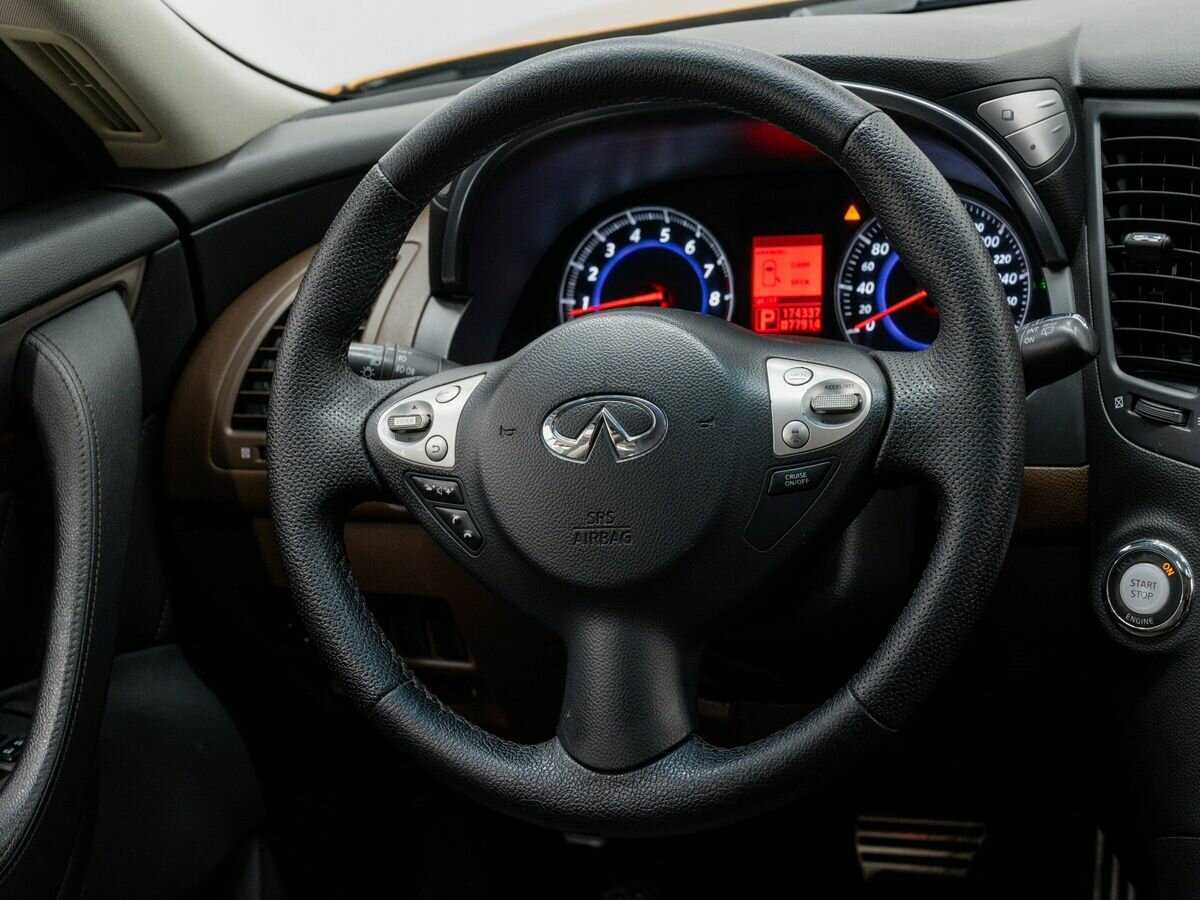 Купить Infiniti FX с пробегом. Фото: #10