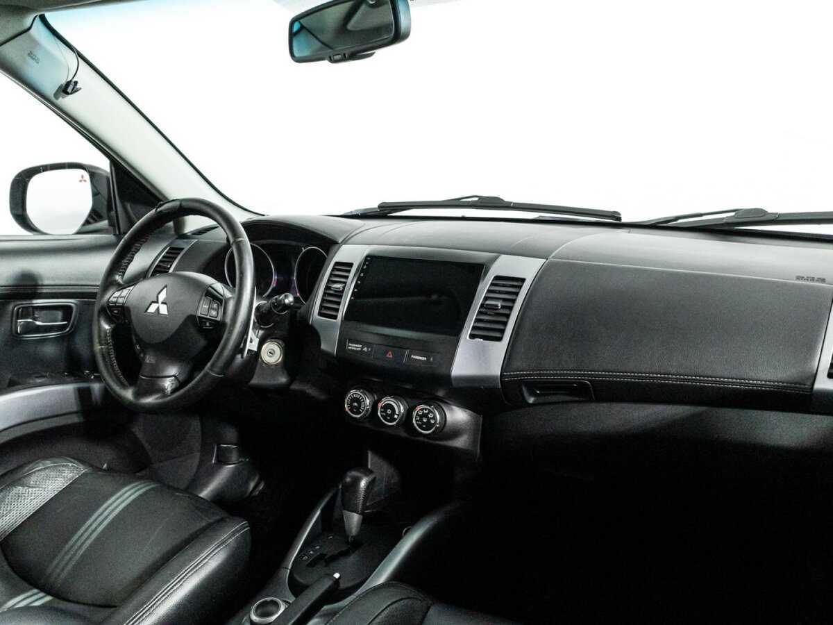 Купить Mitsubishi Outlander с пробегом. Фото: #8