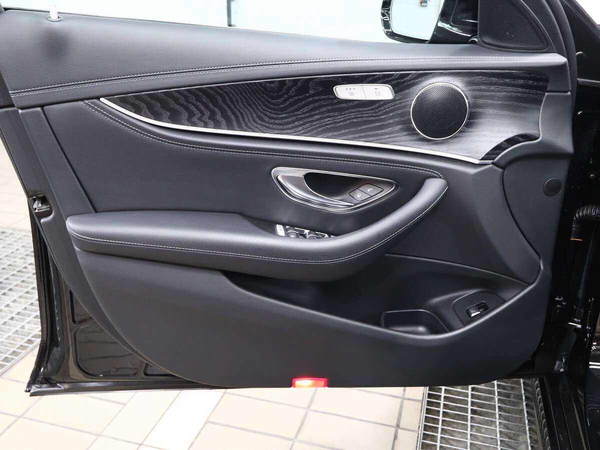 Купить Mercedes-Benz E-Класс с пробегом. Фото: #15