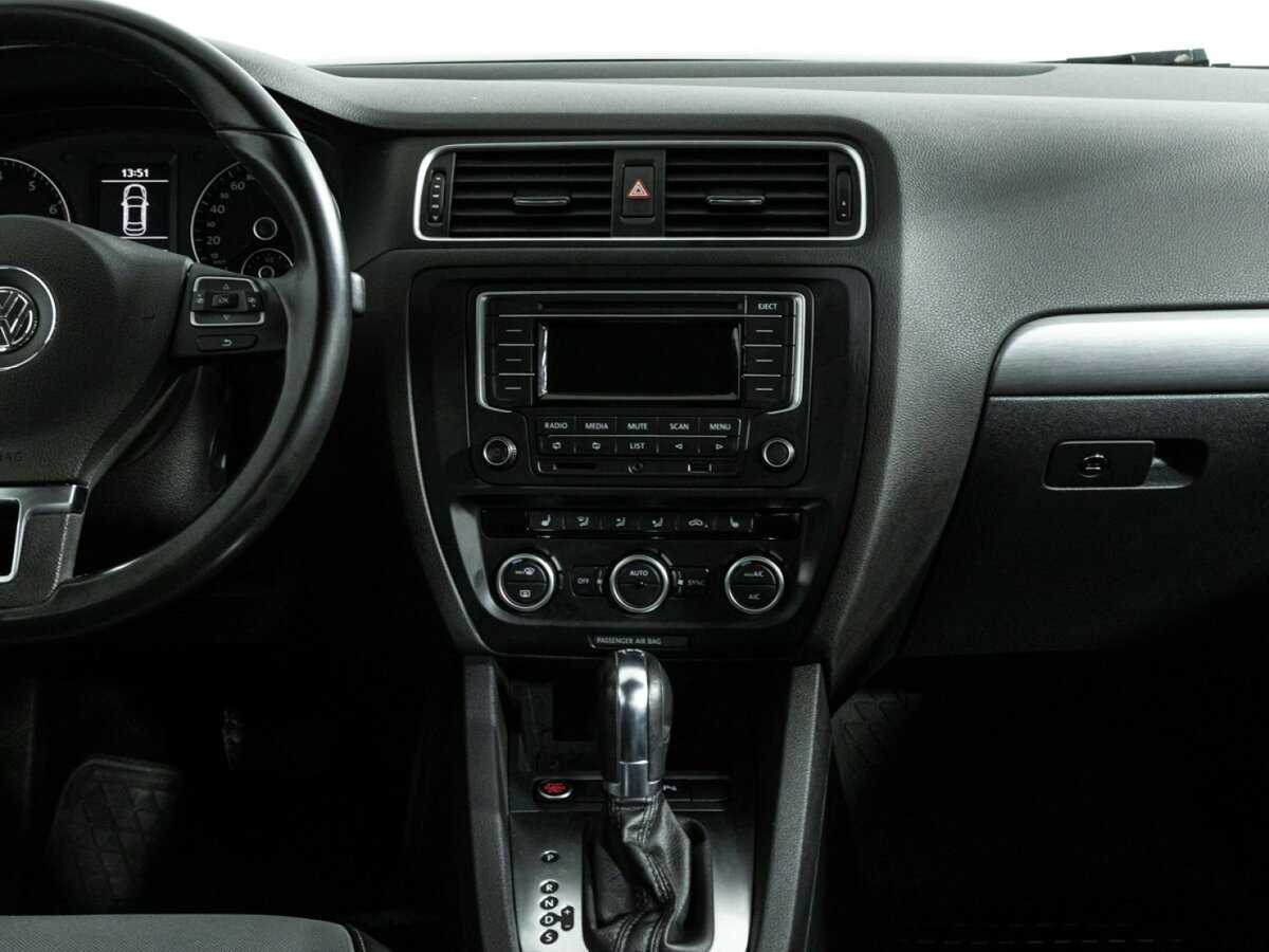 Купить Volkswagen Jetta с пробегом. Фото: #13