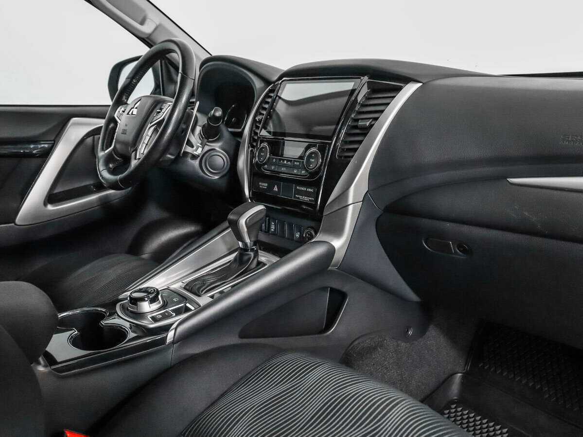 Купить Mitsubishi Pajero Sport с пробегом. Фото: #11
