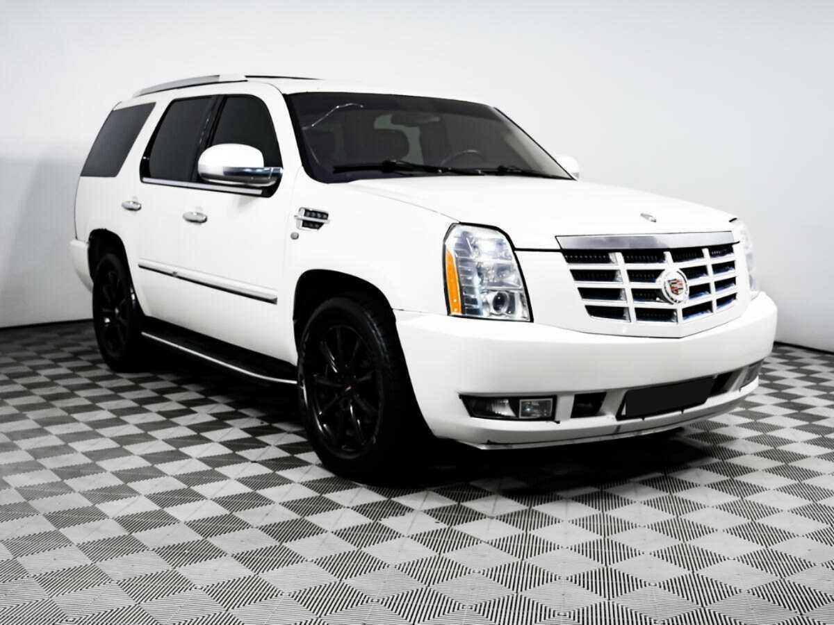 Купить Cadillac Escalade с пробегом. Фото: #2