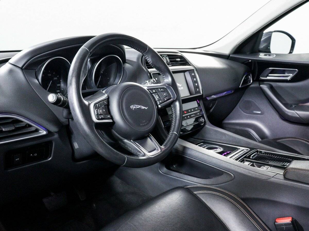 Купить Jaguar F-Pace с пробегом. Фото: #10