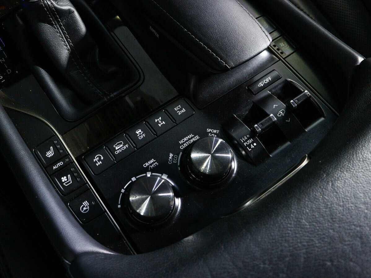 Купить Lexus LX с пробегом. Фото: #23