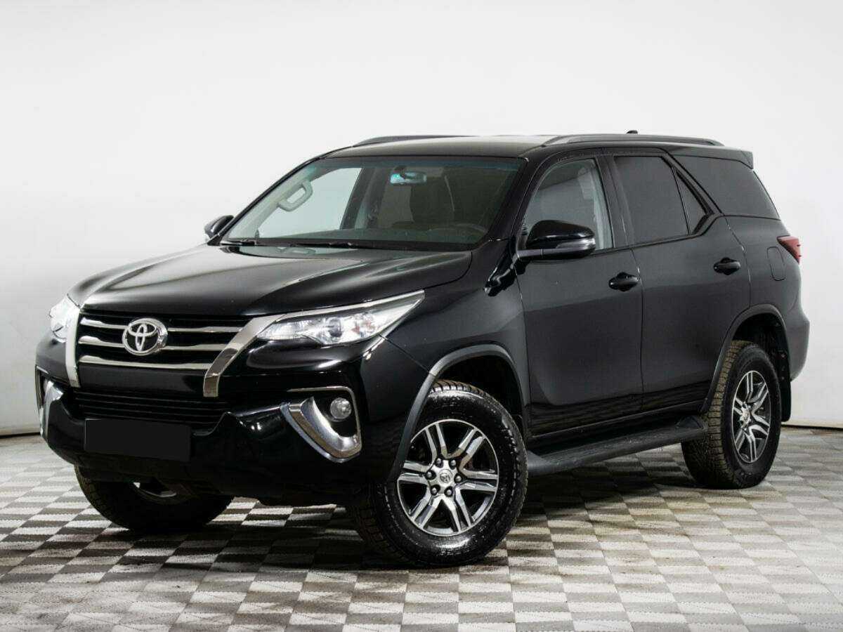 Купить Toyota Fortuner с пробегом. Фото: #0