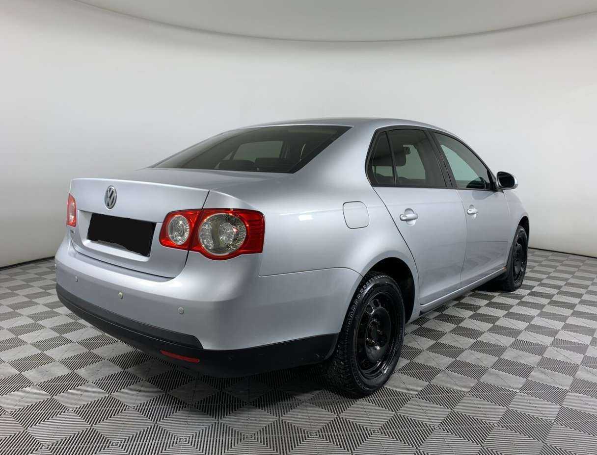 Купить Volkswagen Jetta с пробегом. Фото: #4