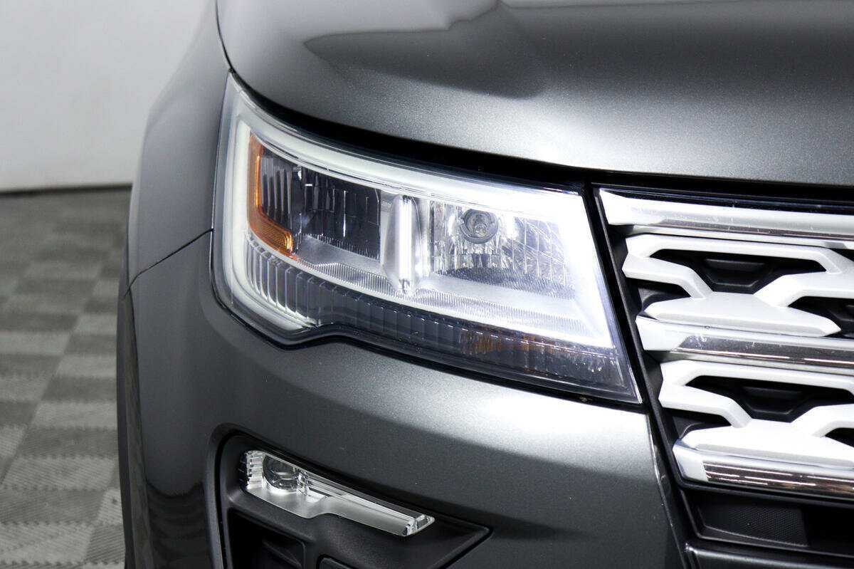 Купить Ford Explorer с пробегом. Фото: #13