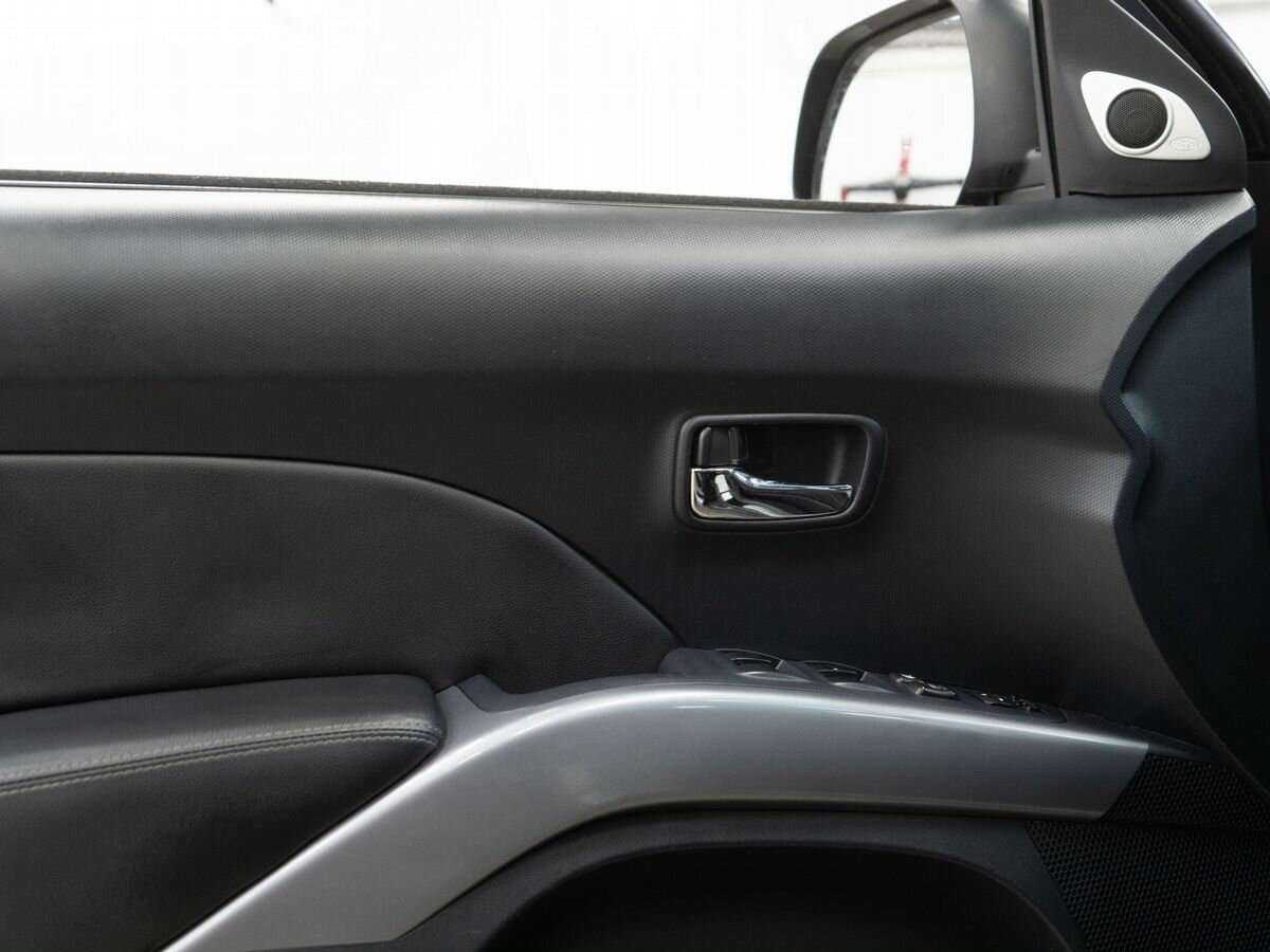 Купить Mitsubishi Outlander с пробегом. Фото: #13