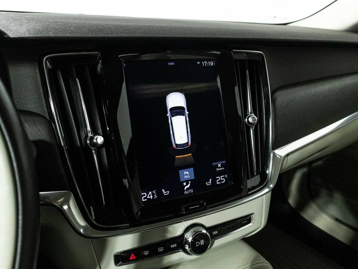 Купить Volvo V90 Cross Country с пробегом. Фото: #17