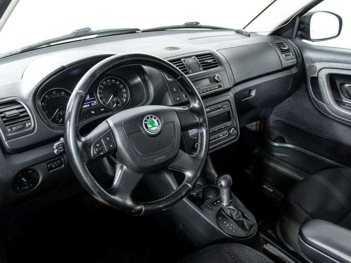Купить Skoda Fabia с пробегом. Фото: #8