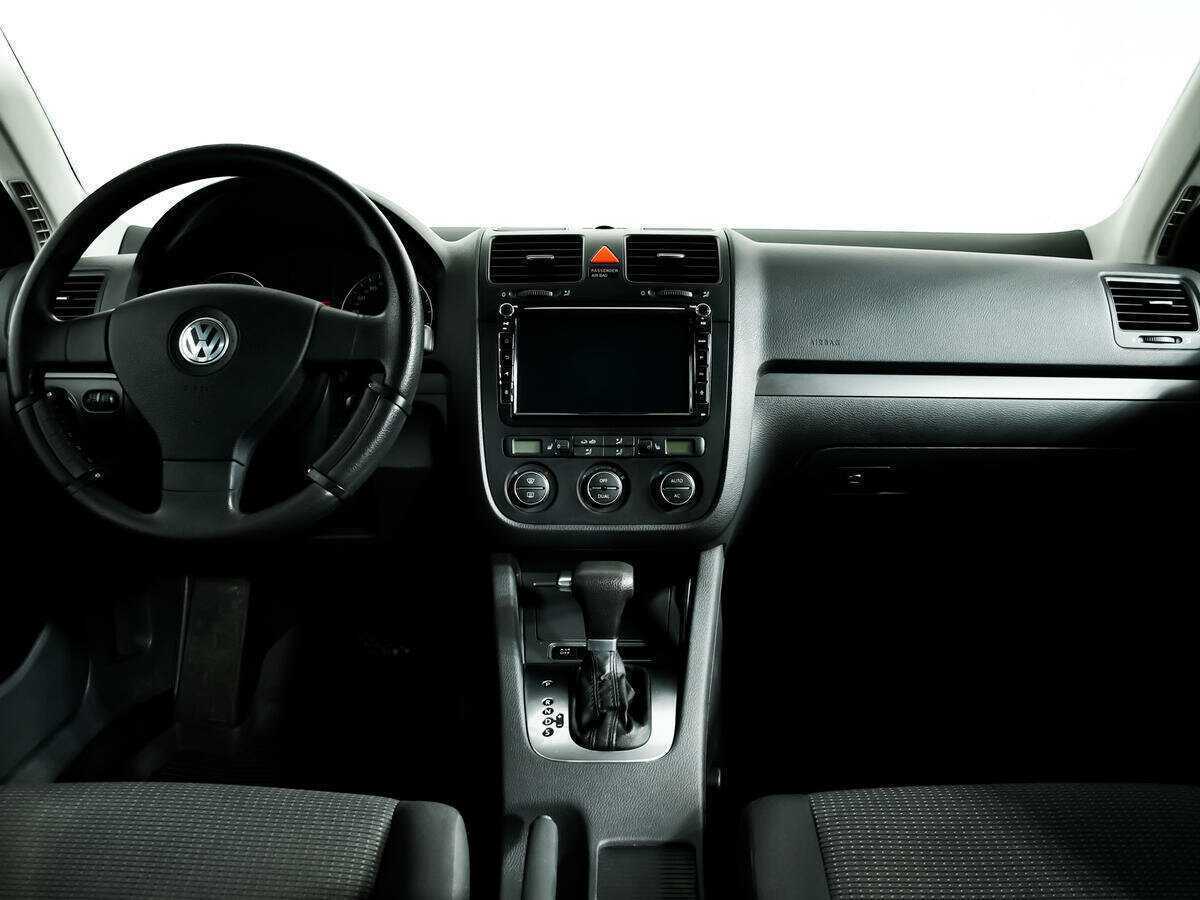 Купить Volkswagen Jetta с пробегом. Фото: #10