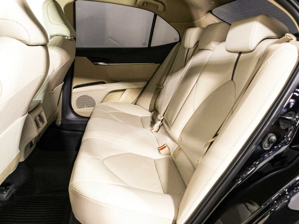 Купить Toyota Camry с пробегом. Фото: #9