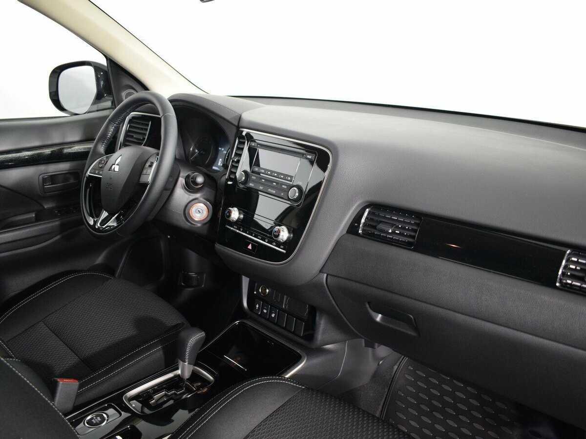 Купить Mitsubishi Outlander с пробегом. Фото: #7