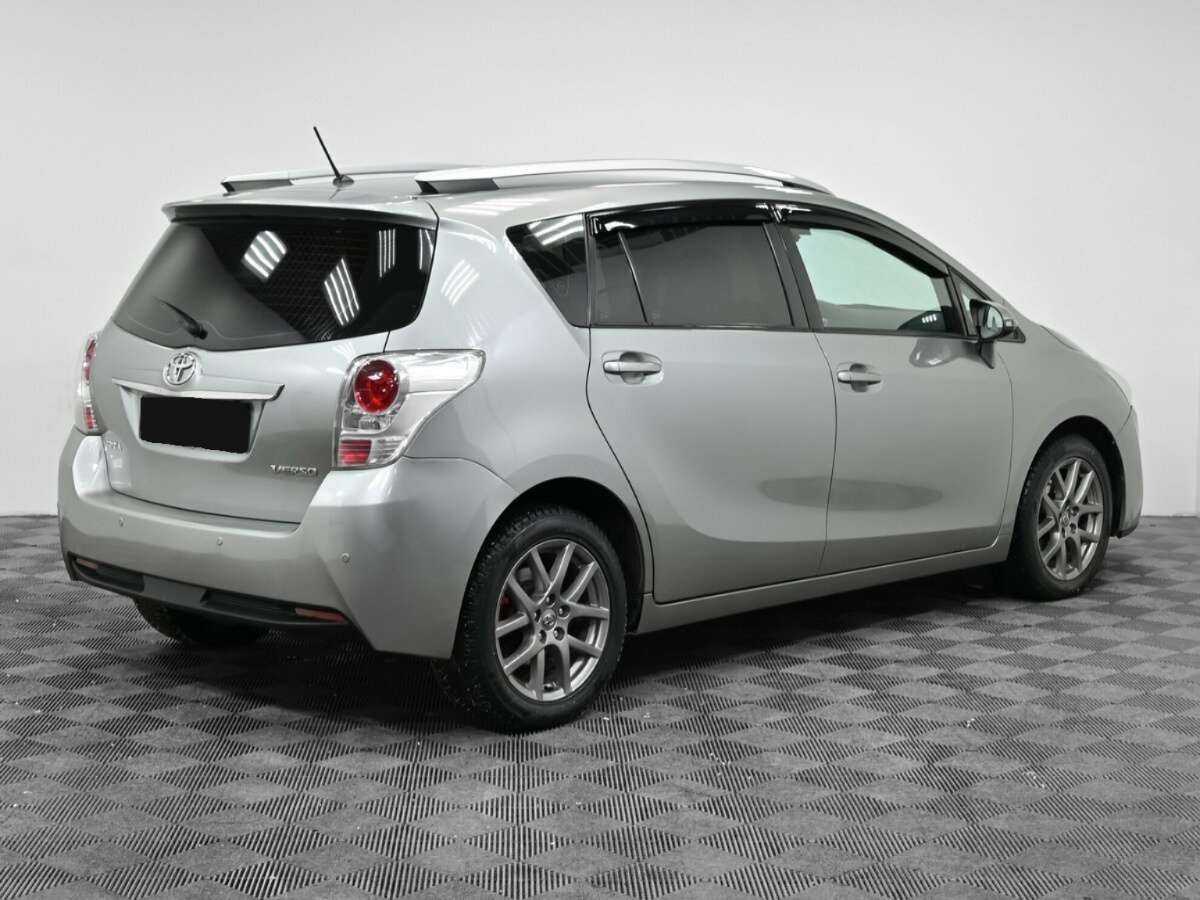 Купить Toyota Verso с пробегом. Фото: #1