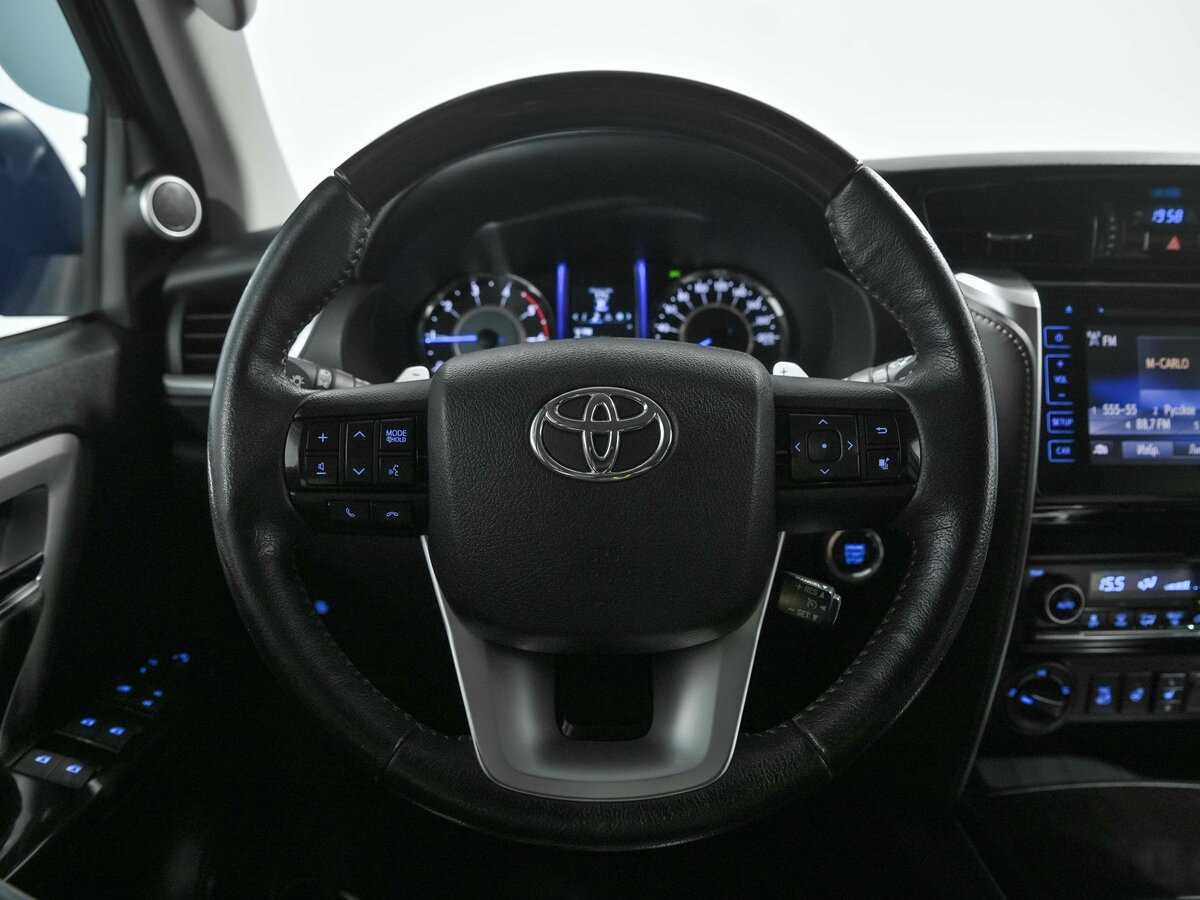 Купить Toyota Fortuner с пробегом. Фото: #7