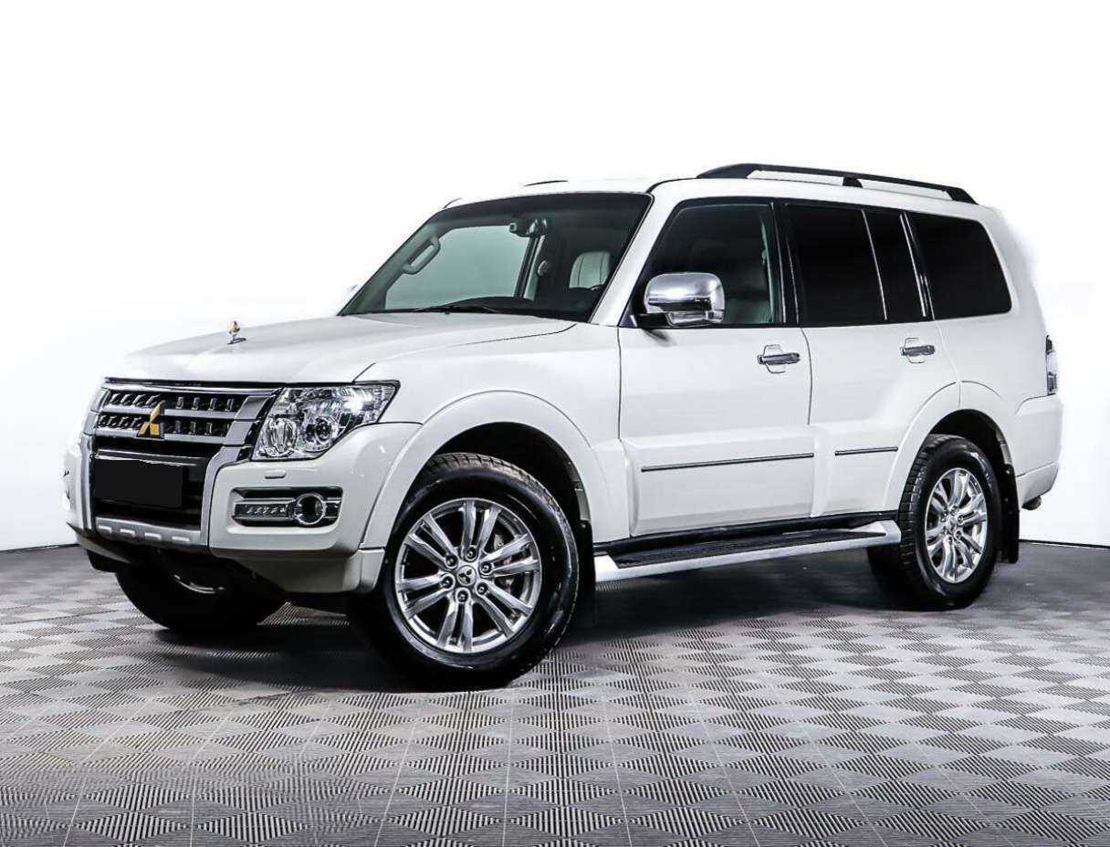 Купить Mitsubishi Pajero с пробегом. Посмотреть фото