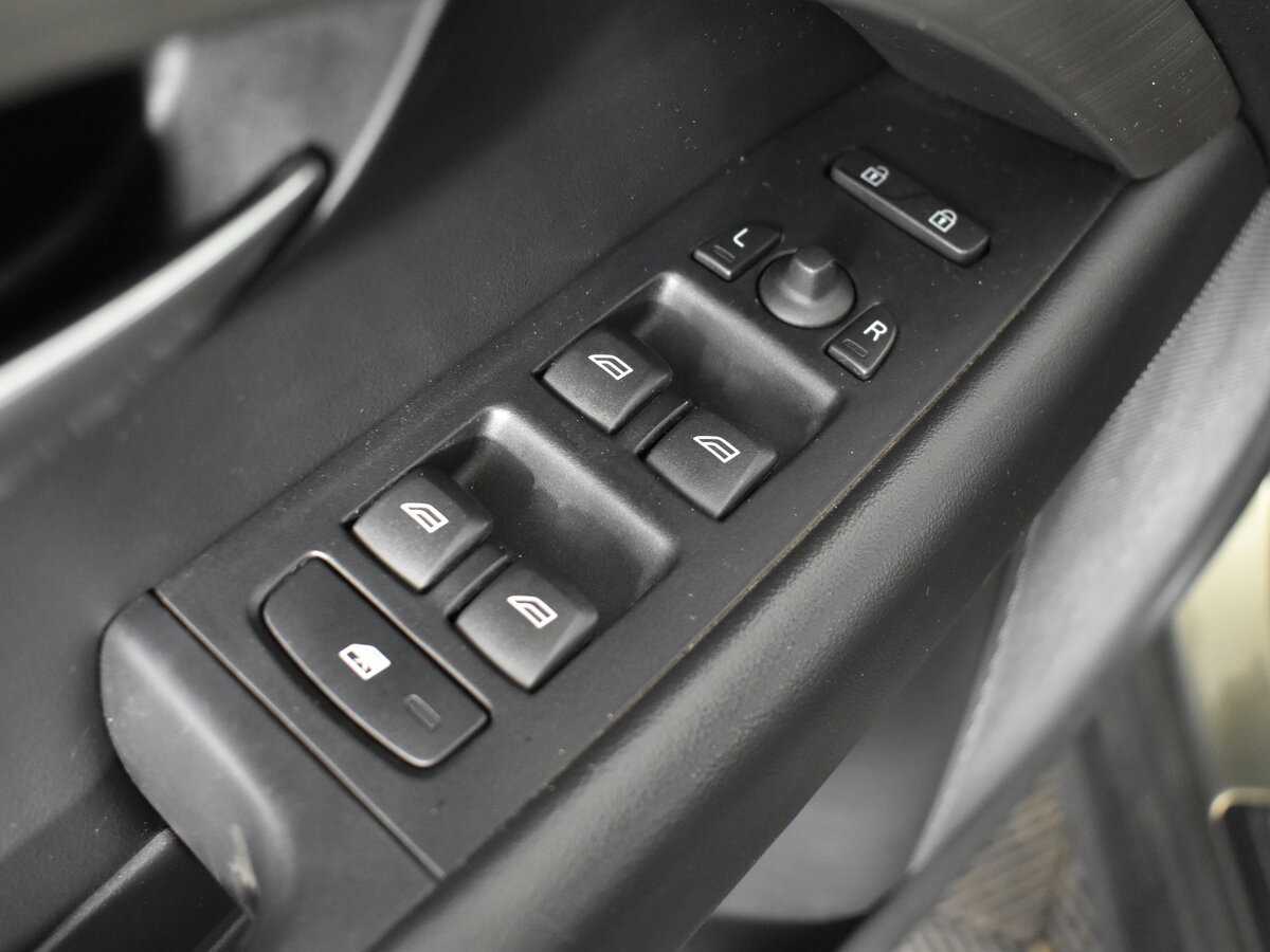 Купить Volvo XC70 с пробегом. Фото: #7