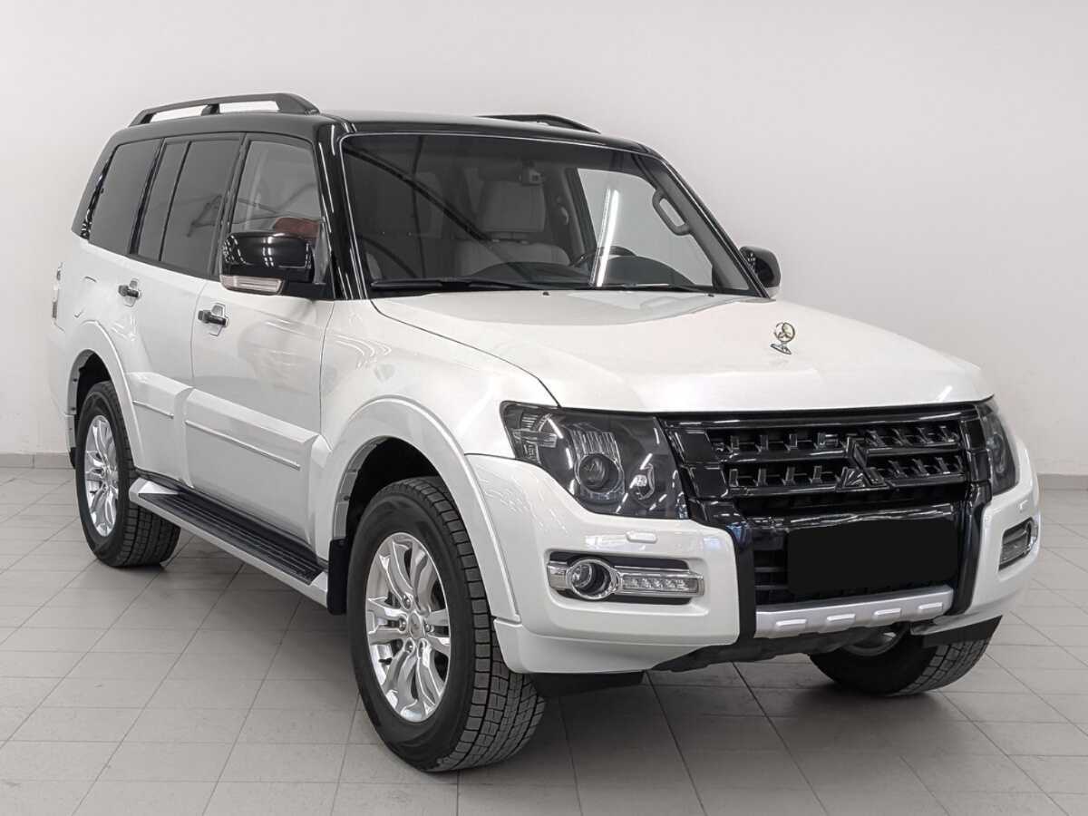 Купить Mitsubishi Pajero с пробегом. Фото: #2