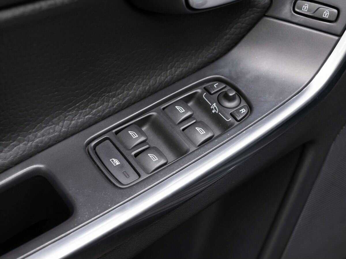 Купить Volvo XC60 с пробегом. Фото: #16