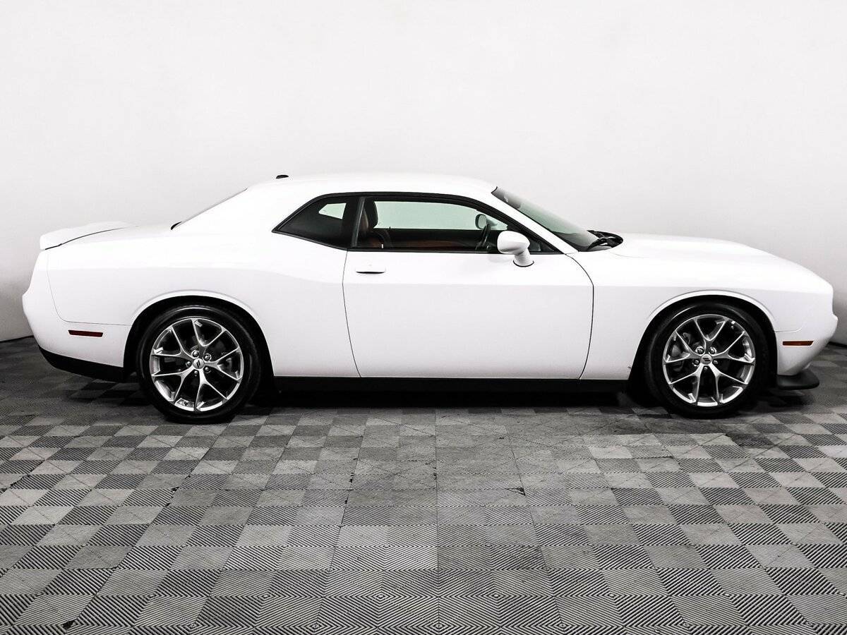 Купить Dodge Challenger с пробегом. Фото: #3
