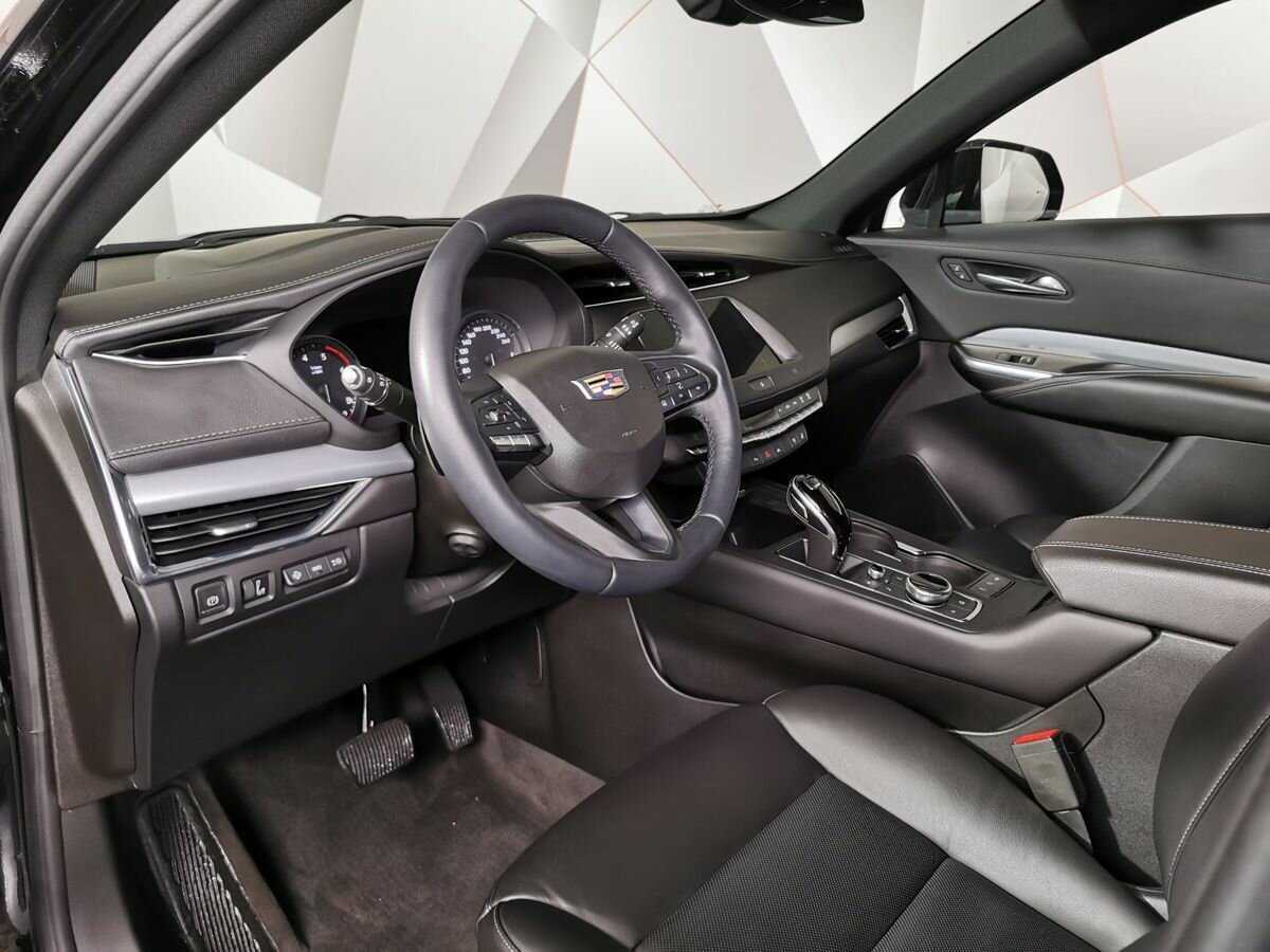 Купить Cadillac XT4 с пробегом. Фото: #13