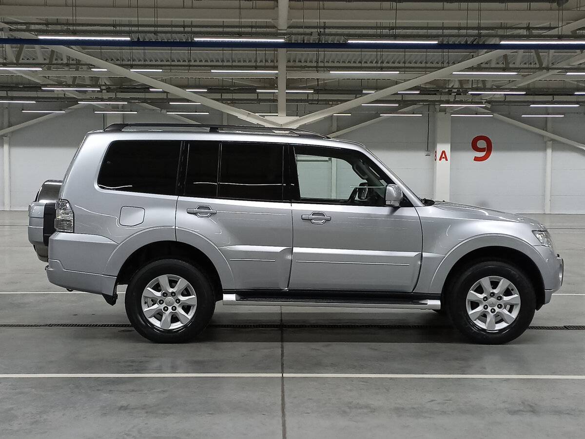 Купить Mitsubishi Pajero с пробегом. Фото: #3