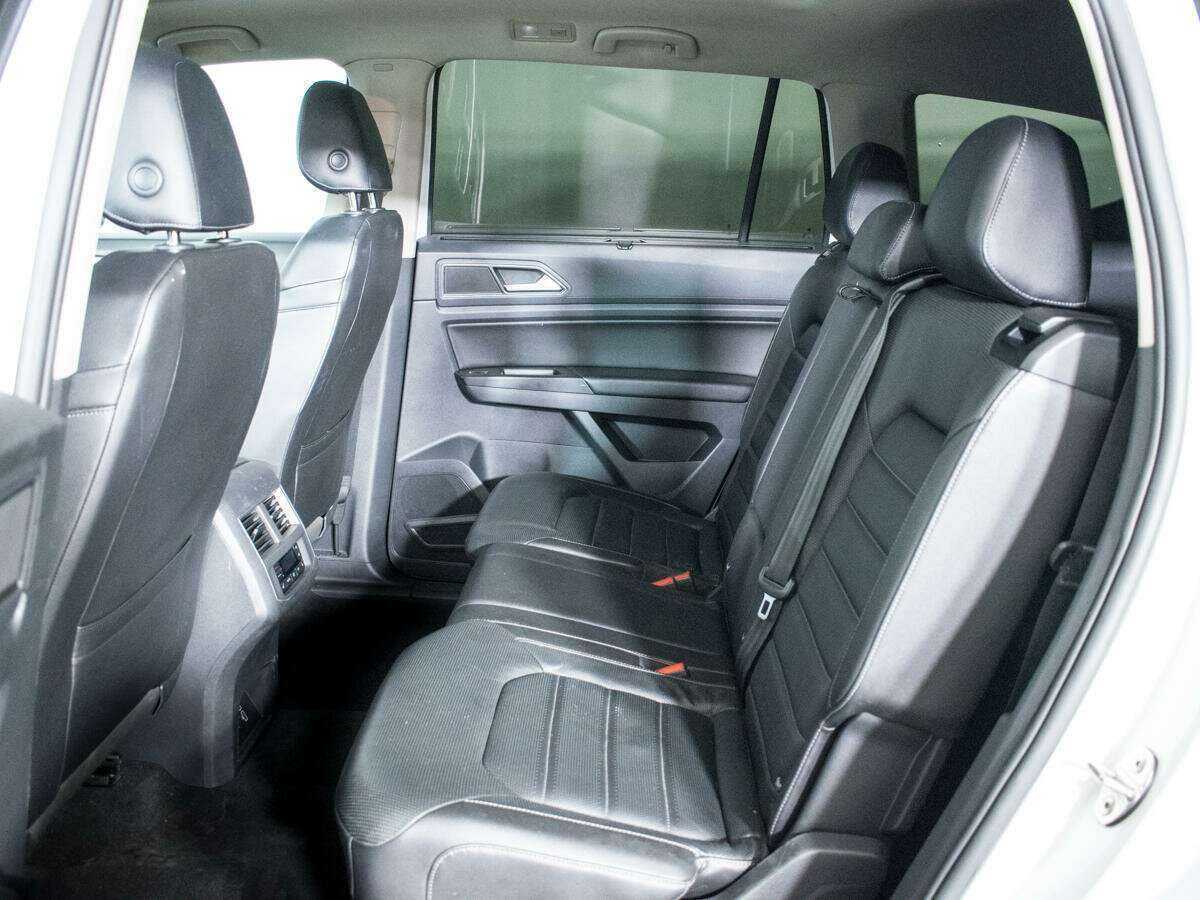 Купить Volkswagen Teramont с пробегом. Фото: #8