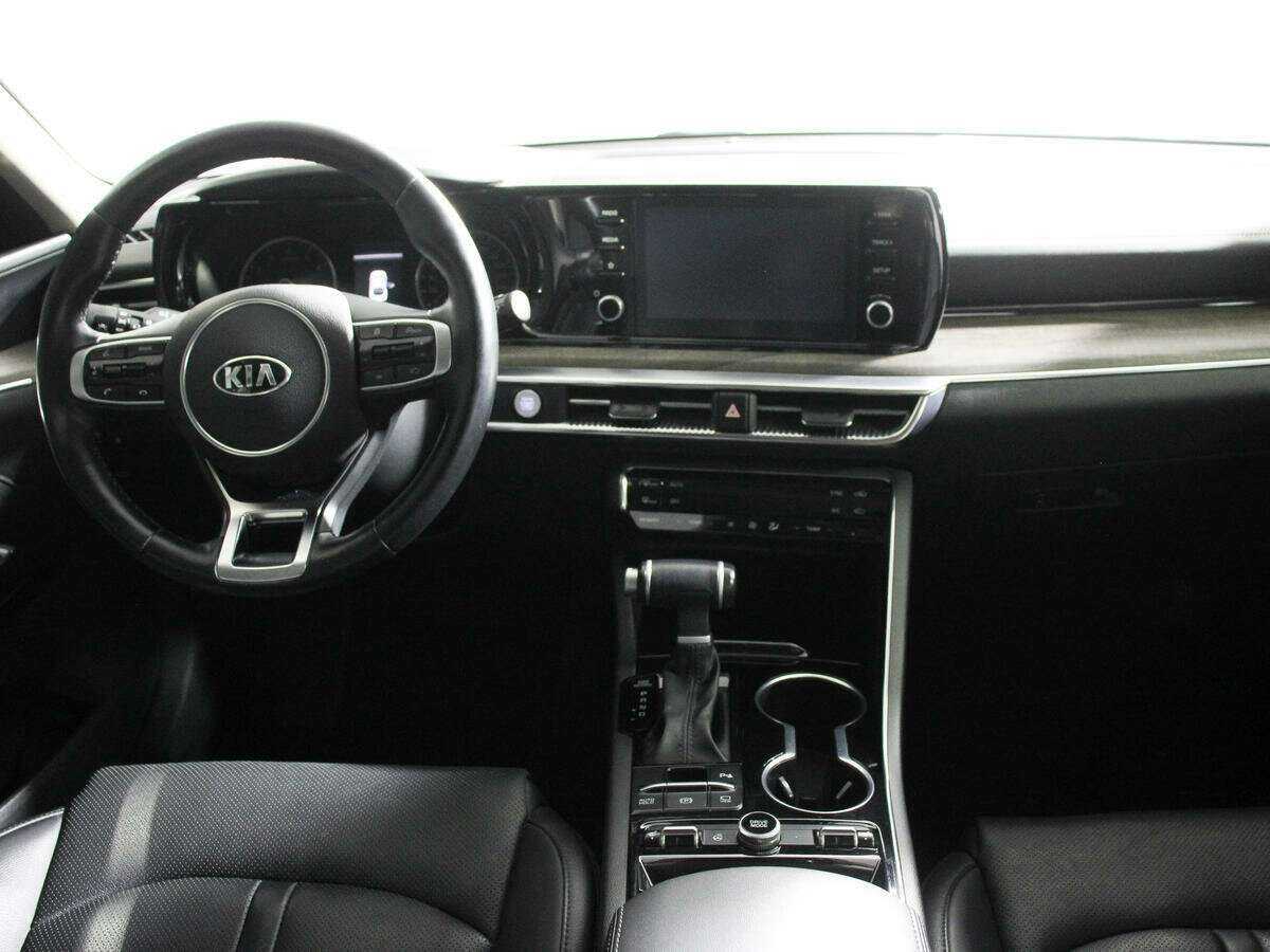 Купить Kia K5 с пробегом. Фото: #9