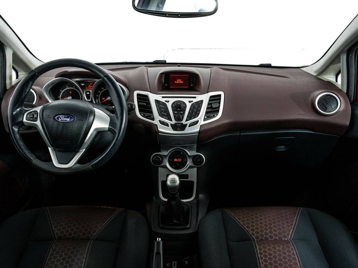 Купить Ford Fiesta с пробегом. Фото: #7