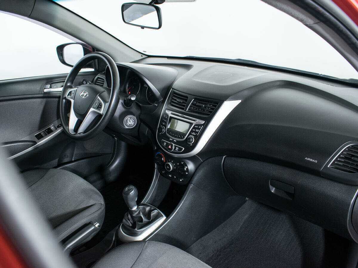 Купить Hyundai Solaris с пробегом. Фото: #8