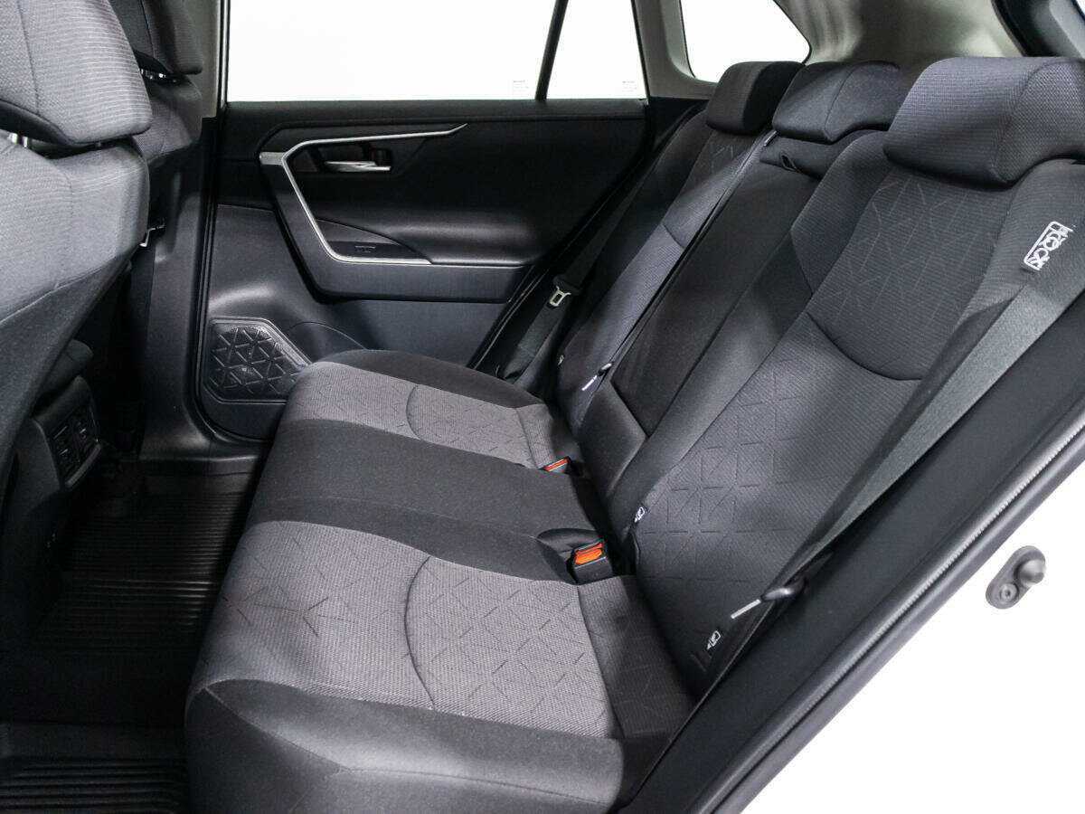 Купить Toyota RAV4 с пробегом. Фото: #9
