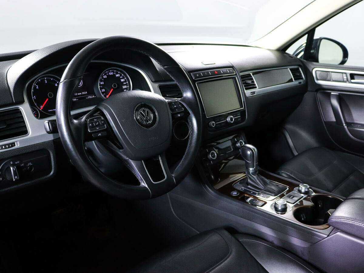 Купить Volkswagen Touareg с пробегом. Фото: #13