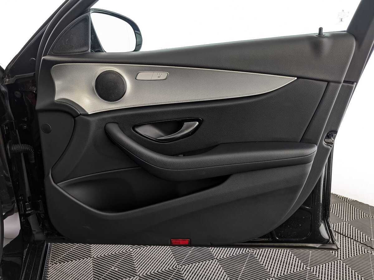 Купить Mercedes-Benz E-Класс с пробегом. Фото: #19