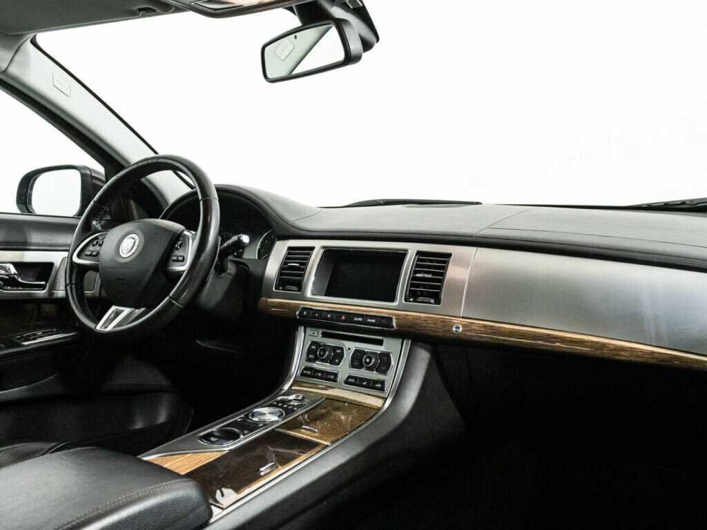 Купить Jaguar XF с пробегом. Фото: #8