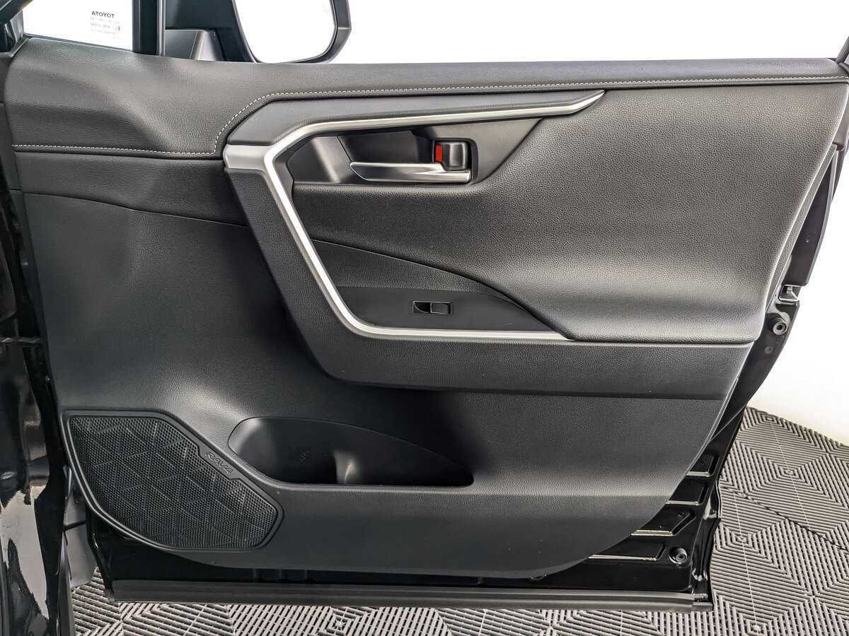 Купить Toyota RAV4 с пробегом. Фото: #20