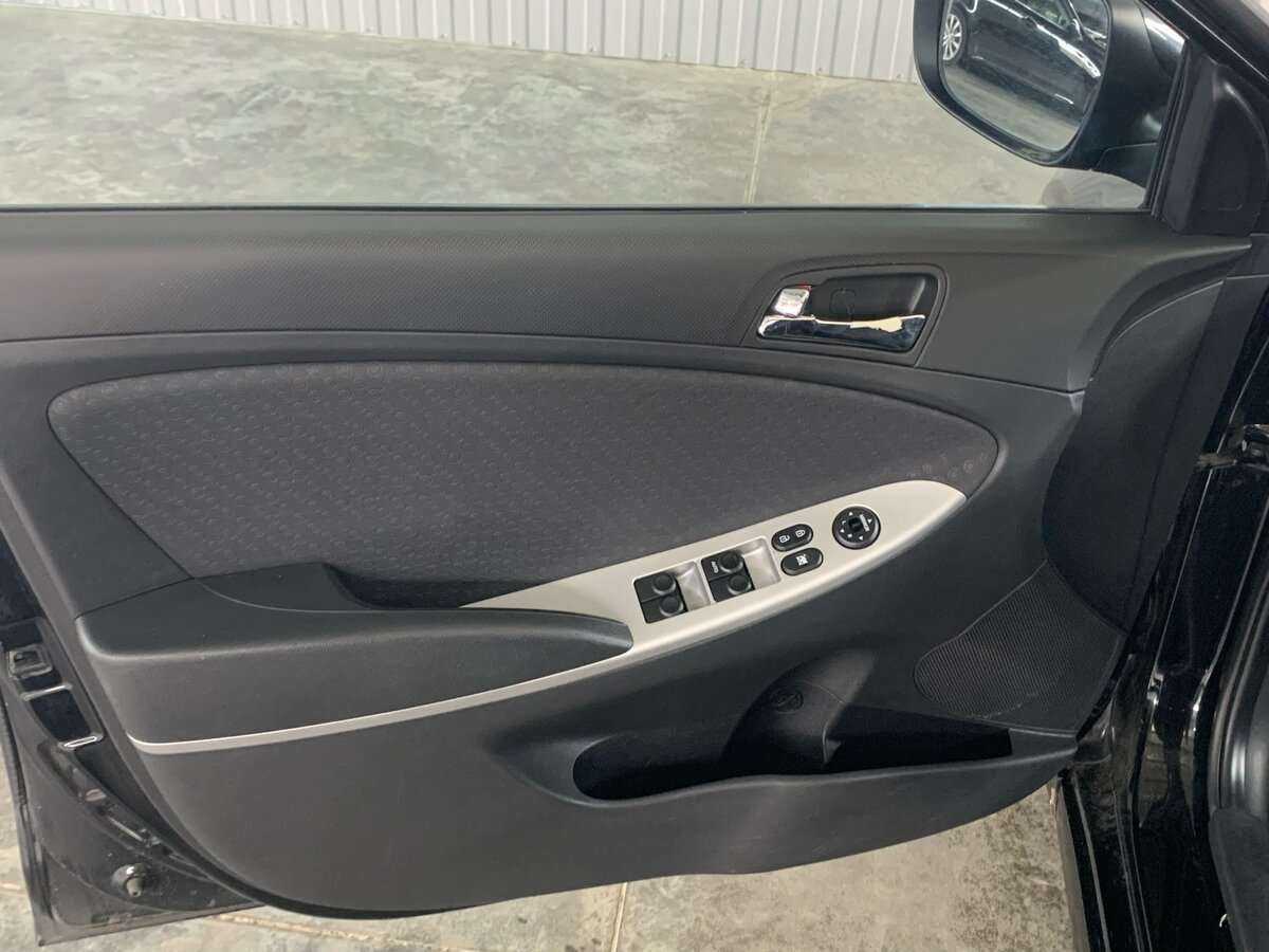 Купить Hyundai Solaris с пробегом. Фото: #15