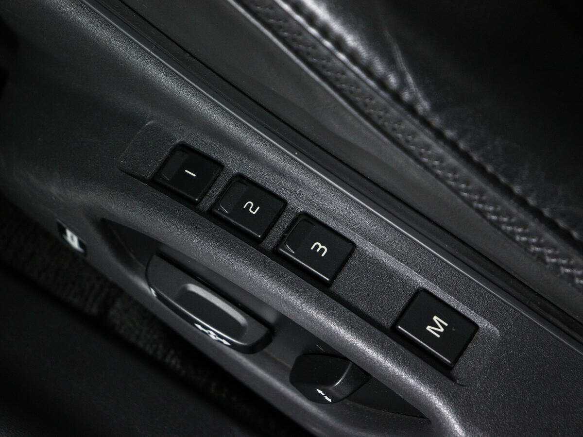 Купить Volvo XC70 с пробегом. Фото: #16