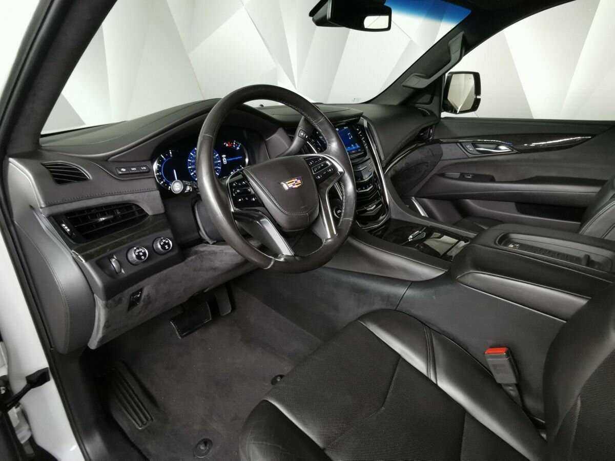Купить Cadillac Escalade с пробегом. Фото: #12
