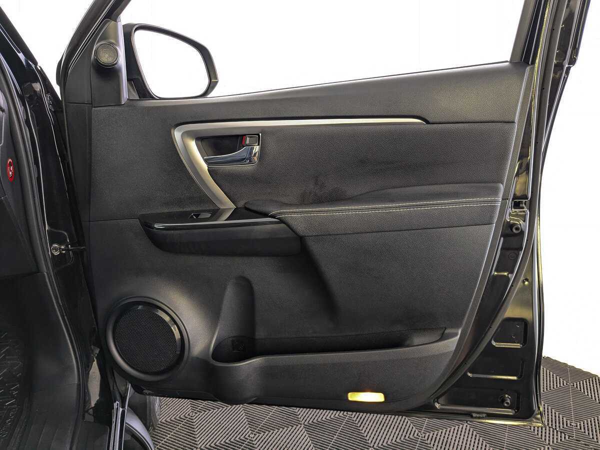 Купить Toyota Fortuner с пробегом. Фото: #20