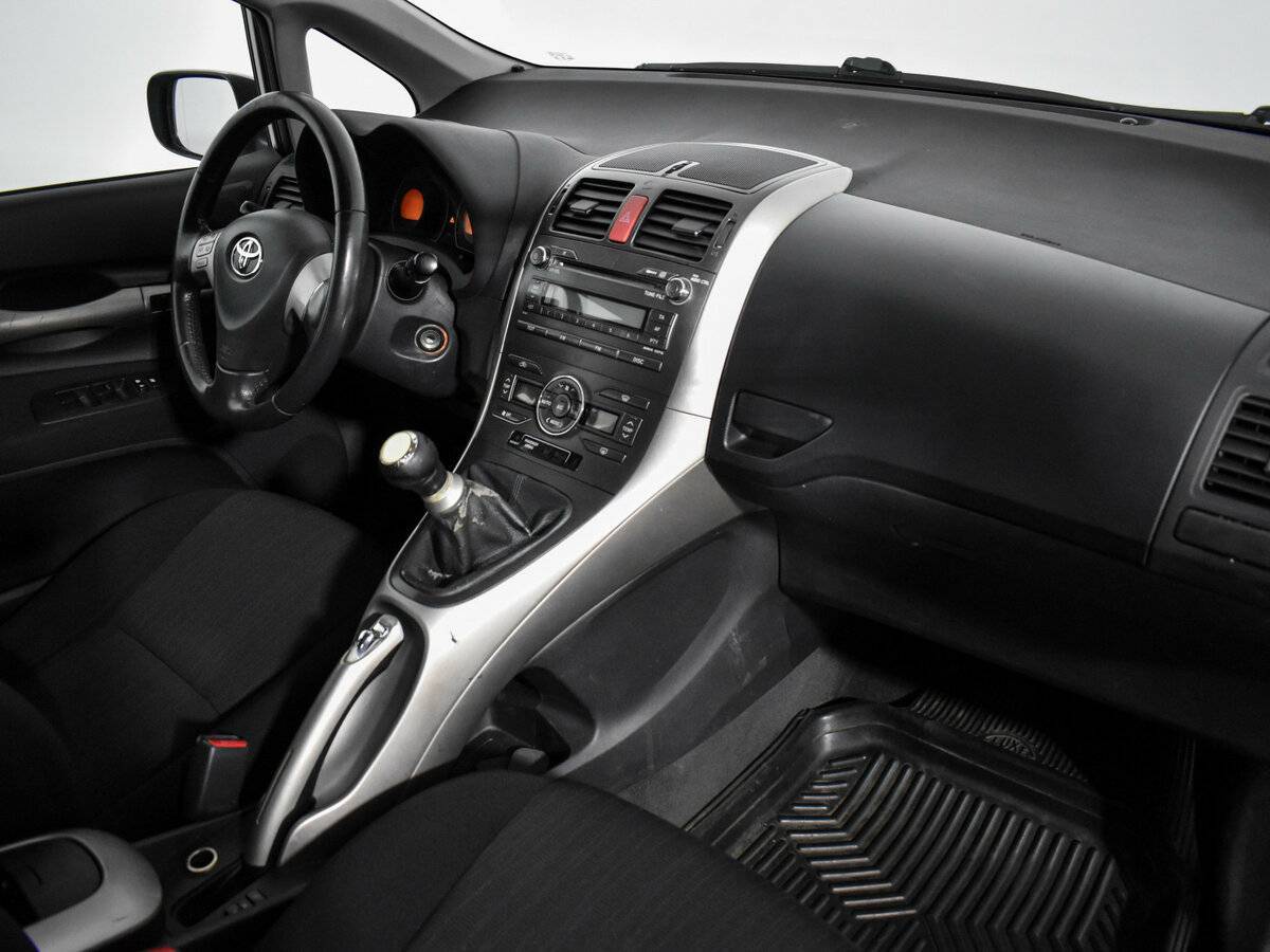 Купить Toyota Auris с пробегом. Фото: #10