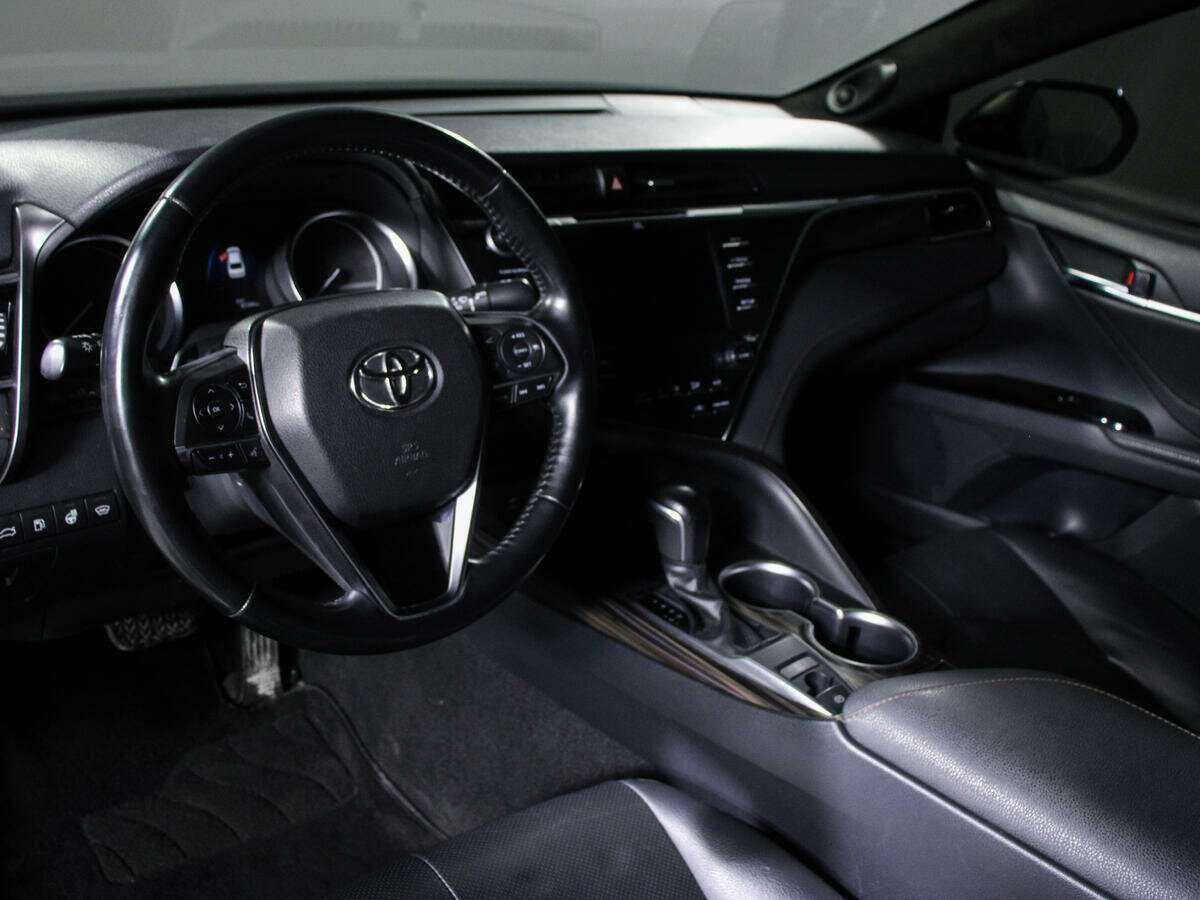 Купить Toyota Camry с пробегом. Фото: #11