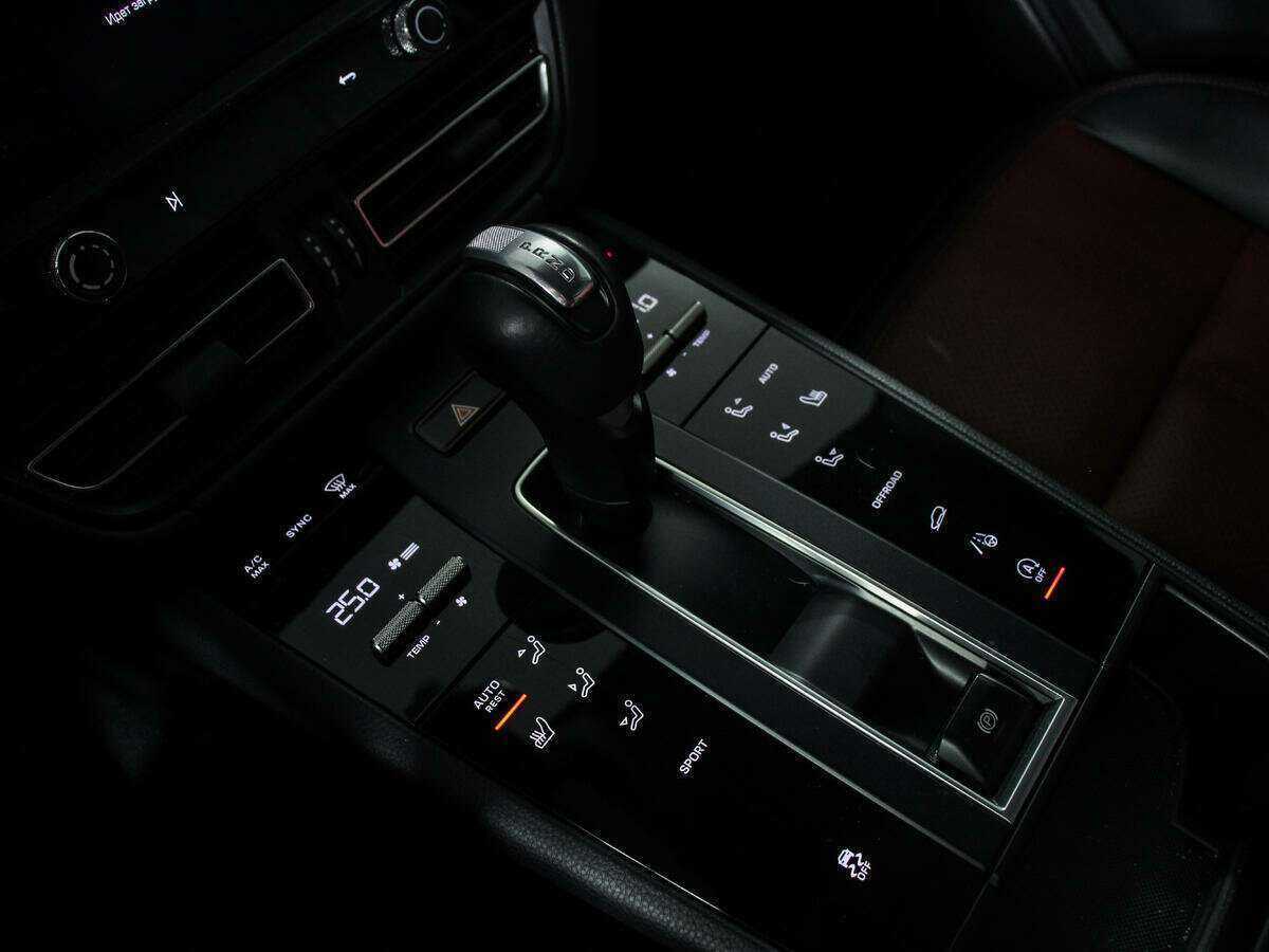 Купить Porsche Macan с пробегом. Фото: #14
