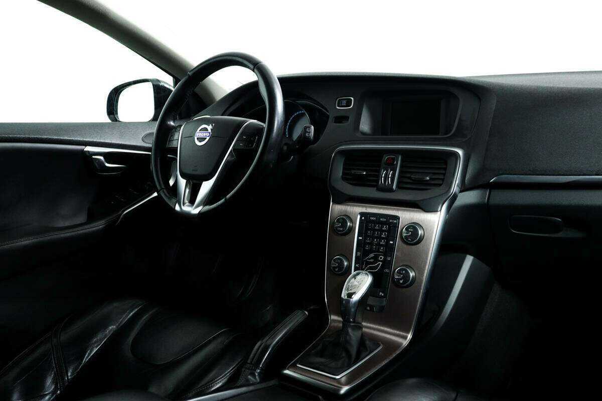 Купить Volvo V40 Cross Country с пробегом. Фото: #8