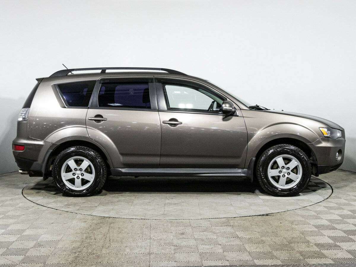 Купить Mitsubishi Outlander с пробегом. Фото: #3