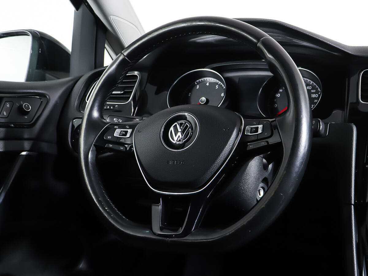 Купить Volkswagen Golf с пробегом. Фото: #15