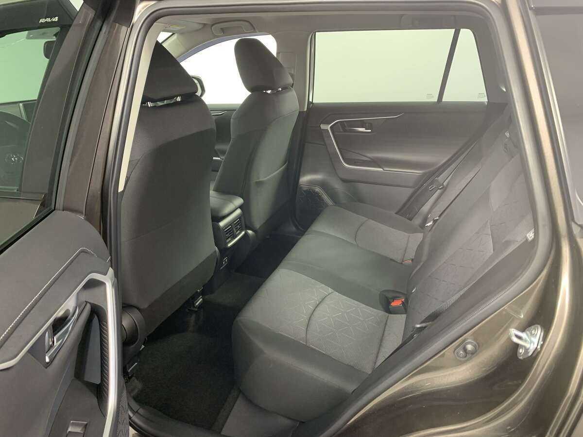 Купить Toyota RAV4 с пробегом. Фото: #9