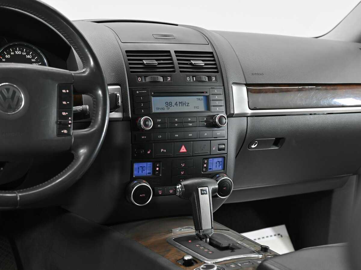 Купить Volkswagen Touareg с пробегом. Фото: #7