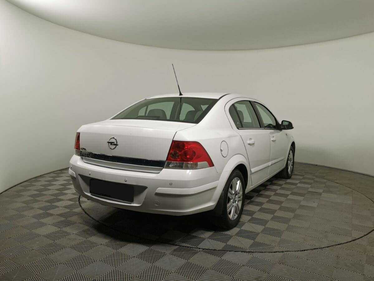 Купить Opel Astra с пробегом. Фото: #1