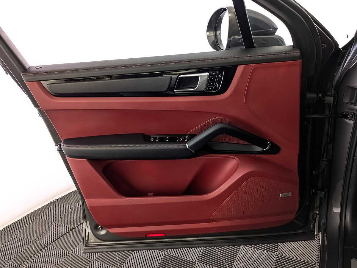 Купить Porsche Cayenne с пробегом. Фото: #14