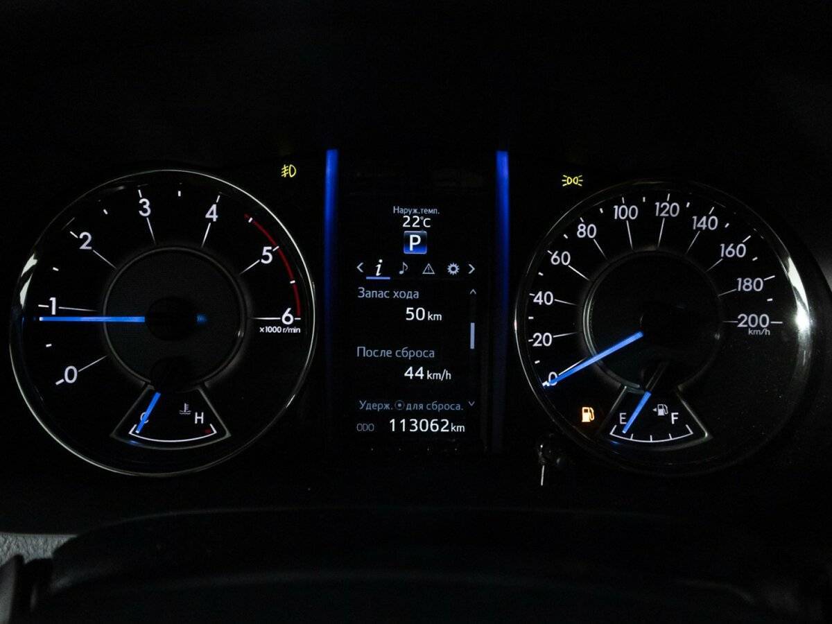 Купить Toyota Fortuner с пробегом. Фото: #9